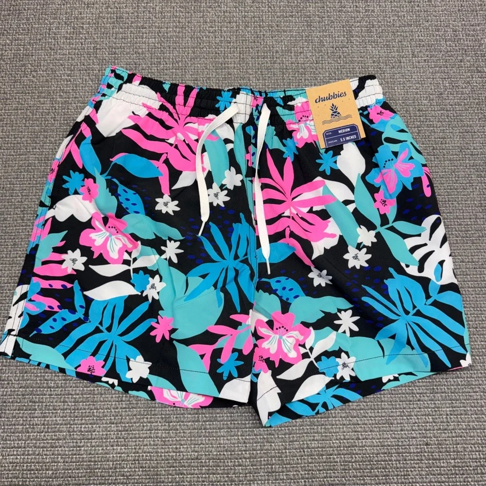 Chubbies The Juices 5.5 Classic Swim Trunks Mens Medium Black Floral 109222-013